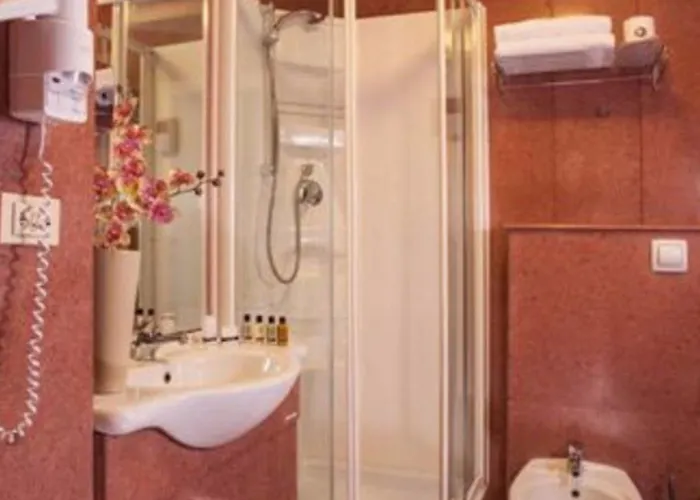 Hotel Cosmopolita Colosseum, Tapestry Collection By Hilton Rome