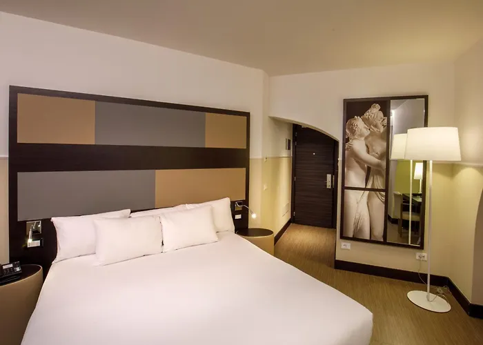 Cosmopolita Colosseum, Tapestry Collection By Hilton